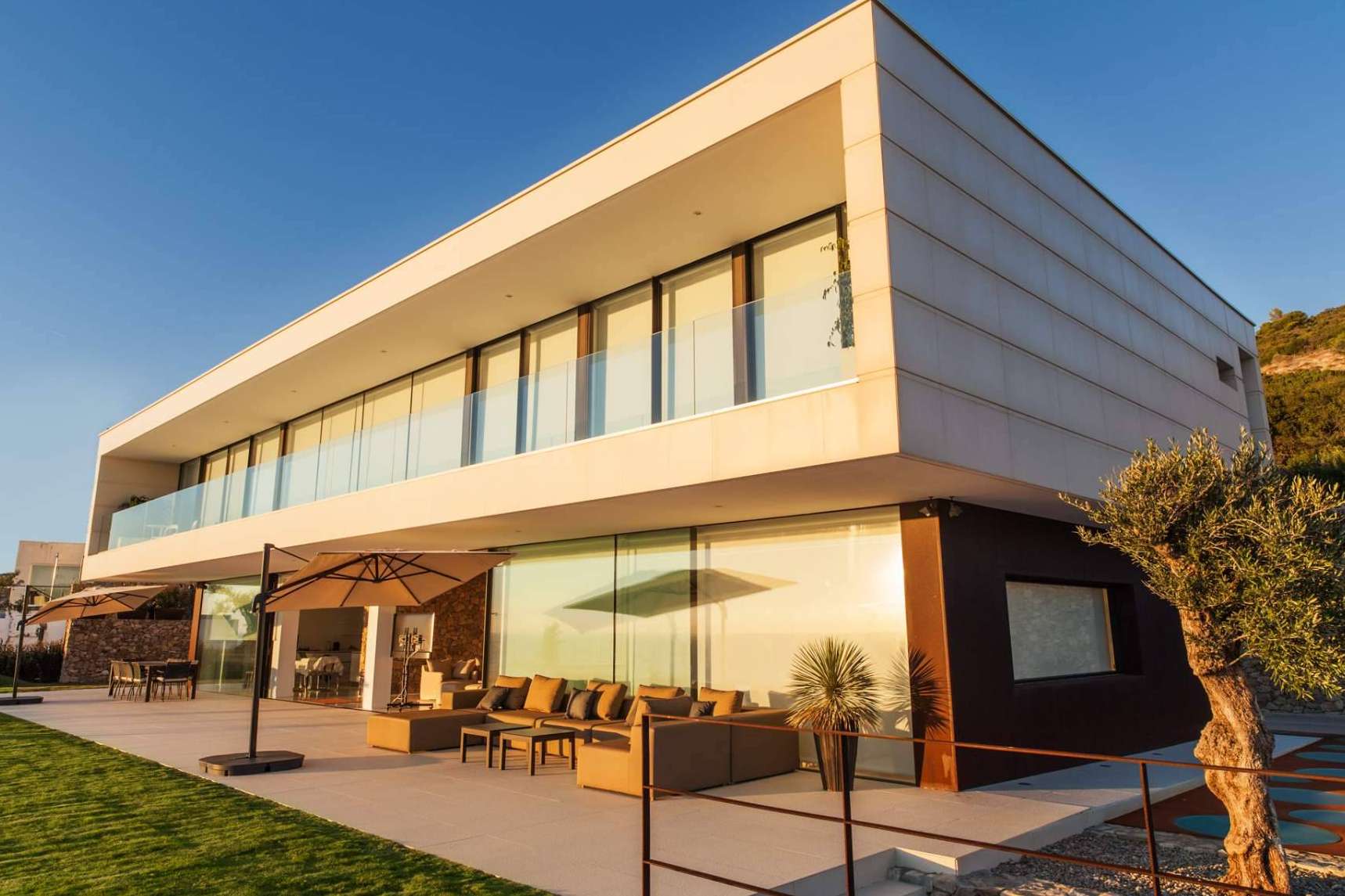 Villa Alkaram ofrece alquiler de villa de lujo con piscina y jacuzzi en Zahara de los Atunes