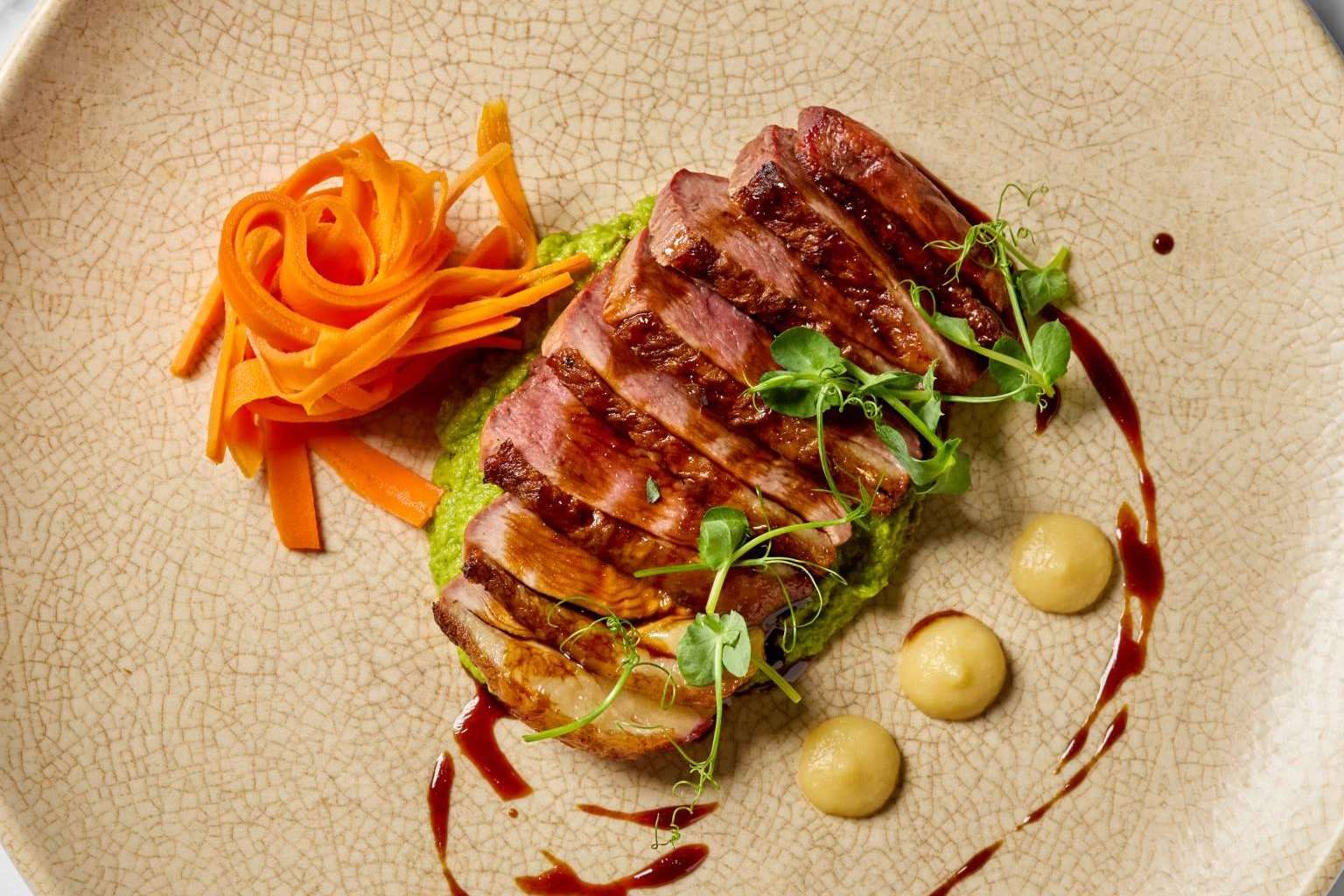 Un refugio gastronómico en La Rambla; CentOnze presenta su nueva propuesta estacional