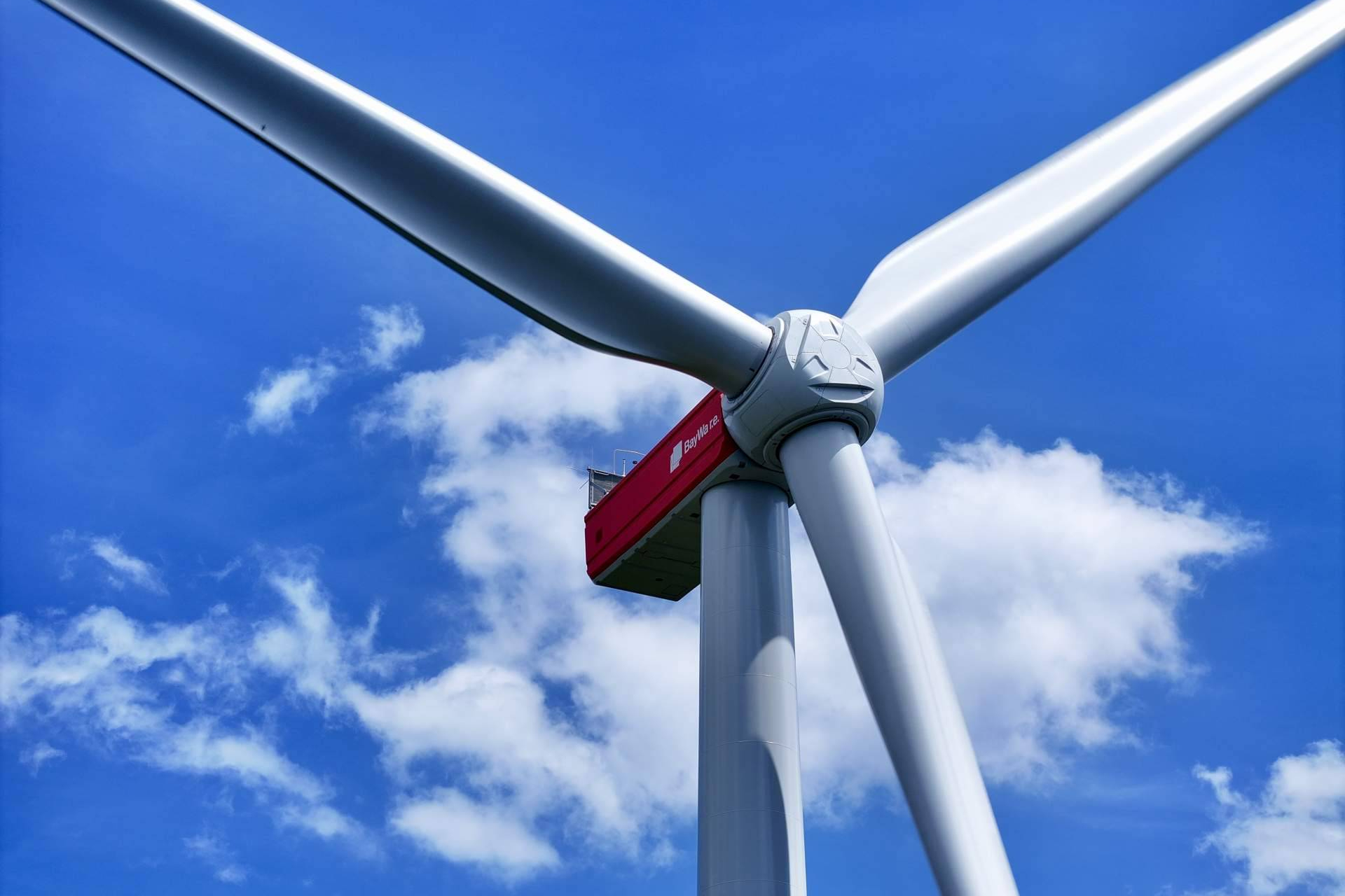 Technical Asset Management premium para parques eólicos y fotovoltaicos con BayWa r.e.