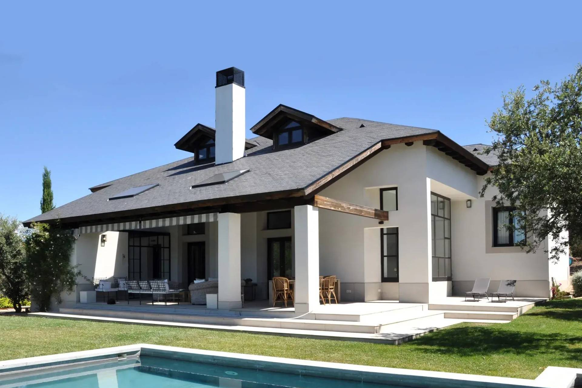 Casas prefabricadas de hormigón y diseño a medida, claves en el modelo residencial de Fran Cortés Arquitectos