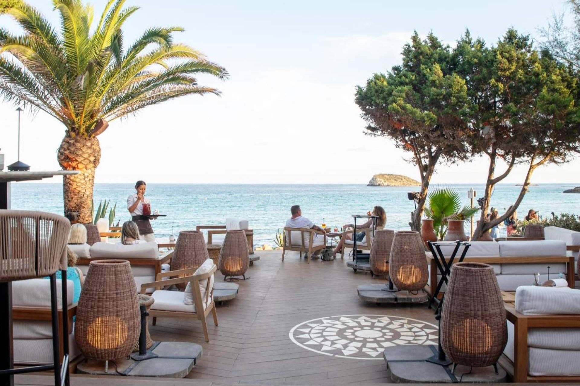Aiyanna inaugura temporada y se posiciona como restaurante en Ibiza de referencia para lujo y bienestar