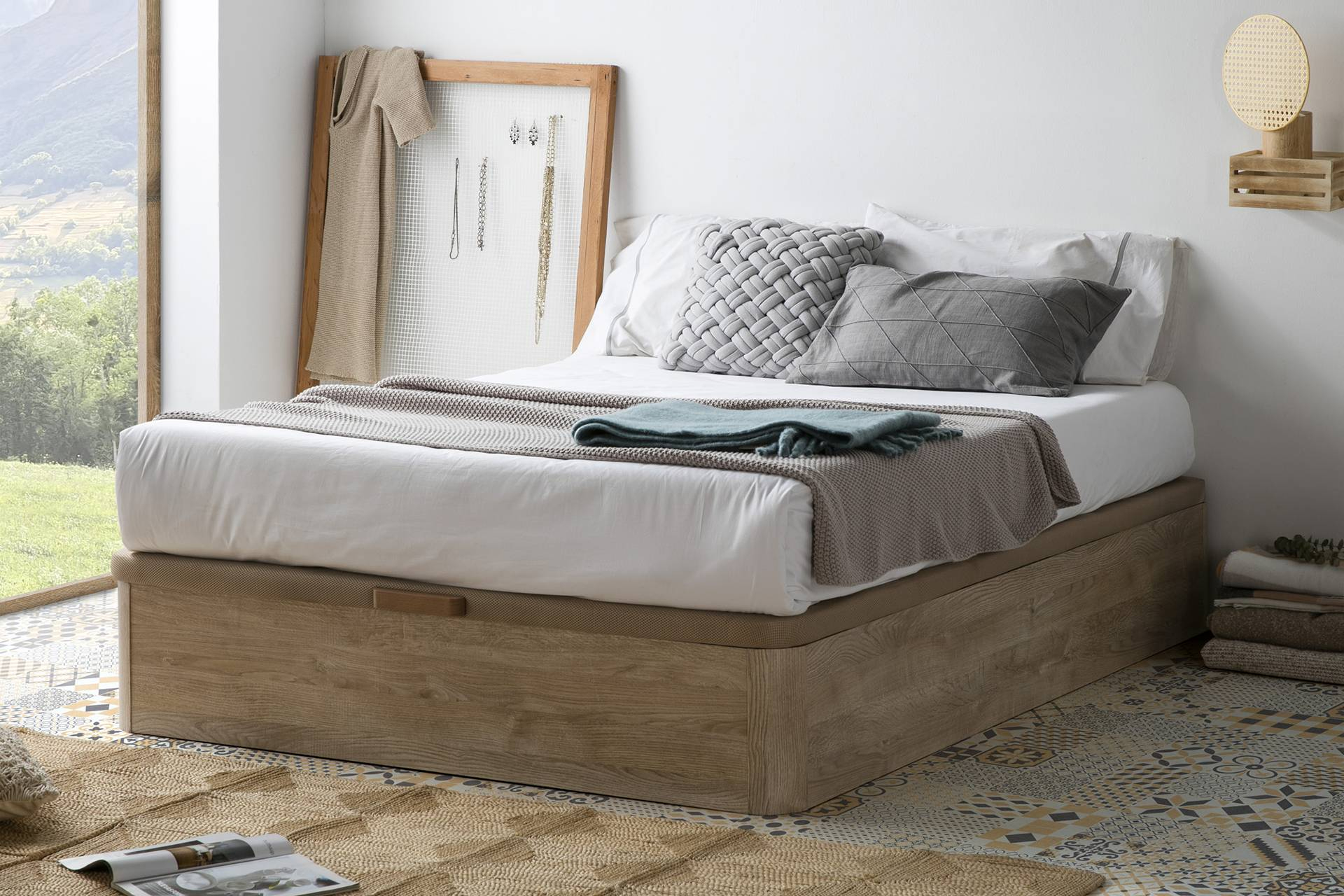 Top Mueble refuerza su oferta en bases tapizadas y canapés abatibles con soluciones adaptadas al hogar actual